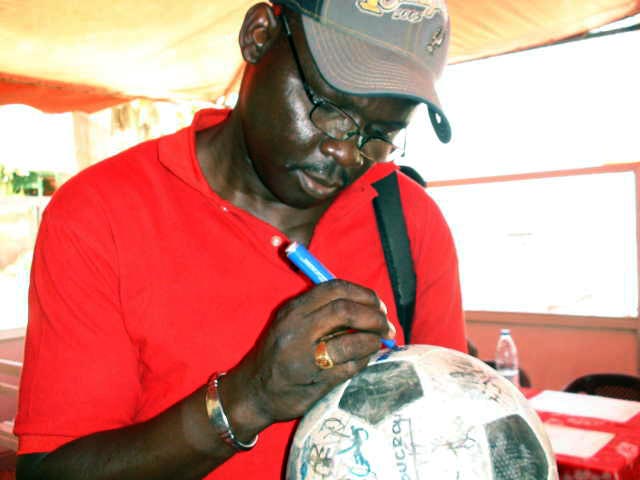 Leopold signs The Ball