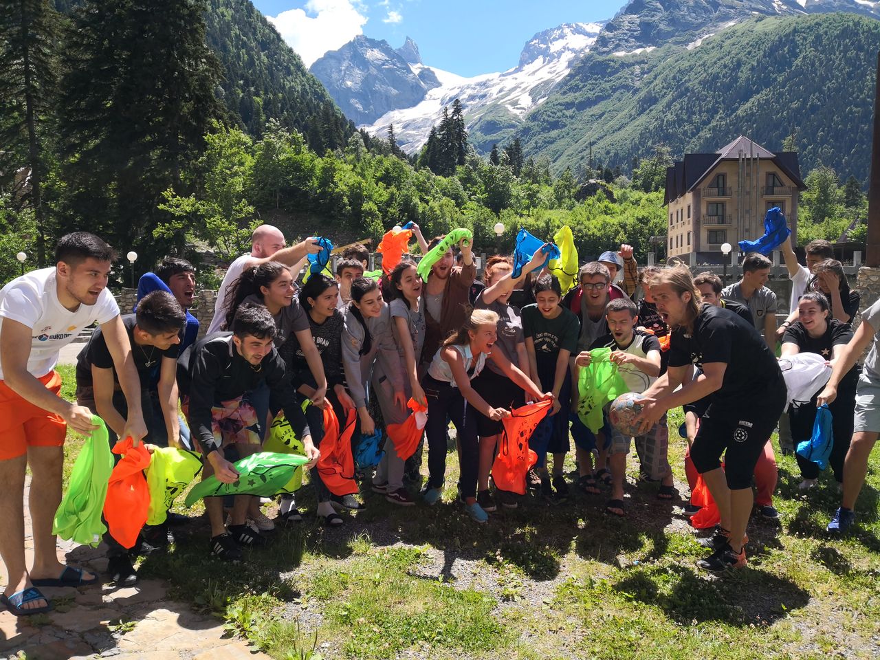 Am Ende durften alle noch auf THE BALL unterschreiben.