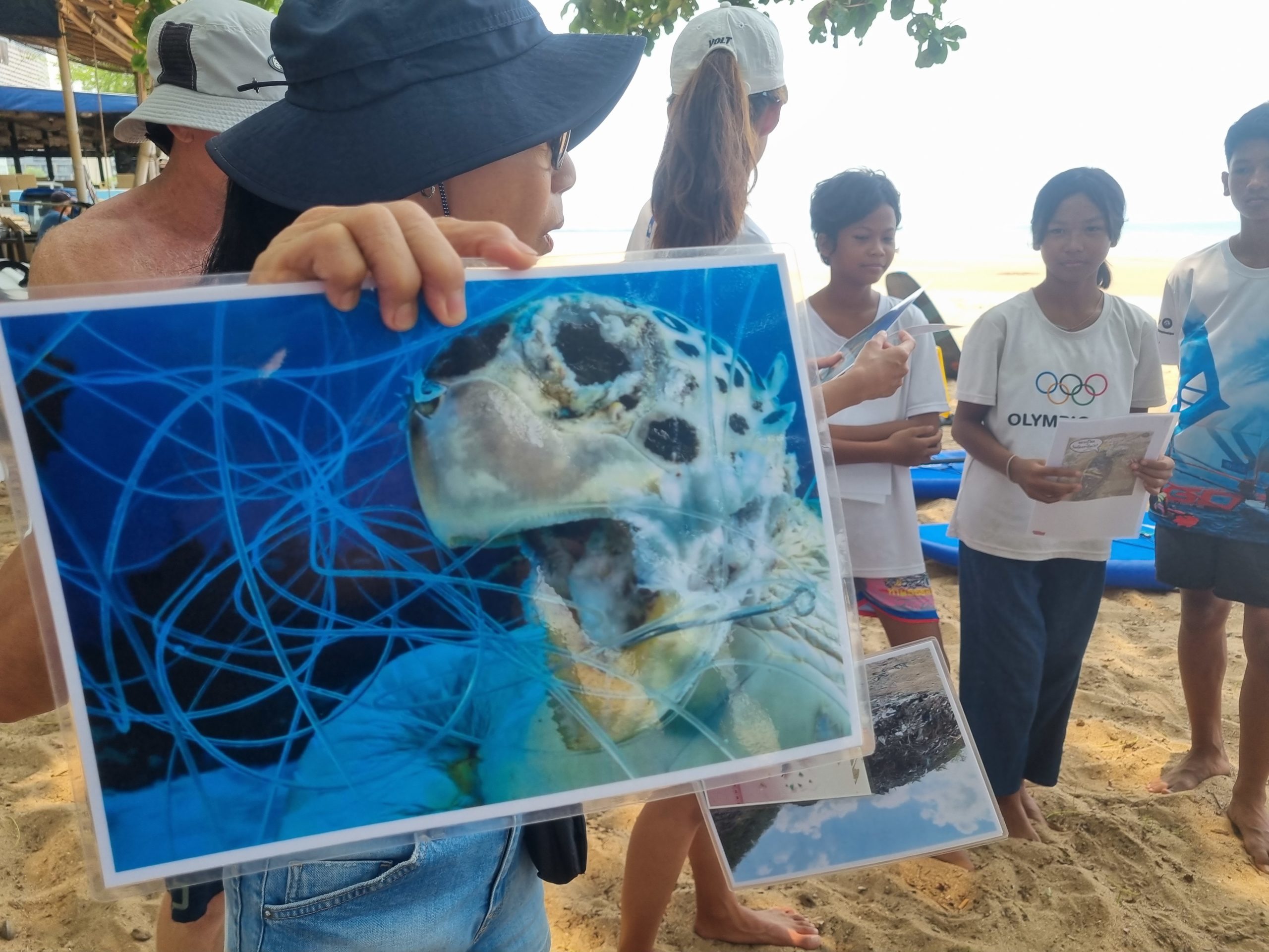 Thailand-clean-up-turtle