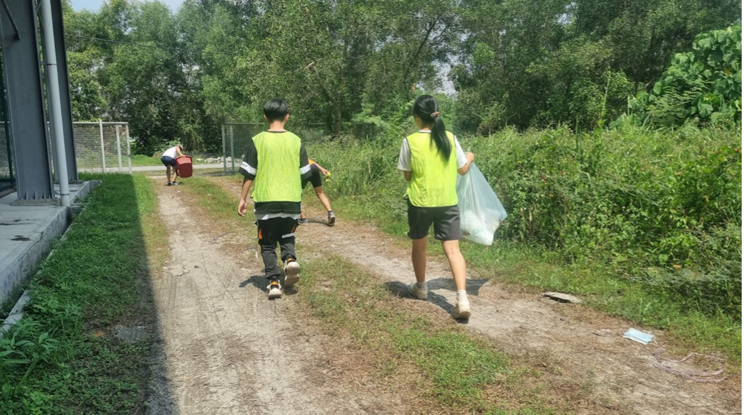 Collecting trash as warming up exercise before FairPlay Football