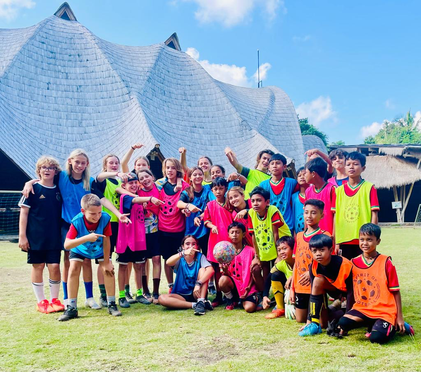 group picture green school bali