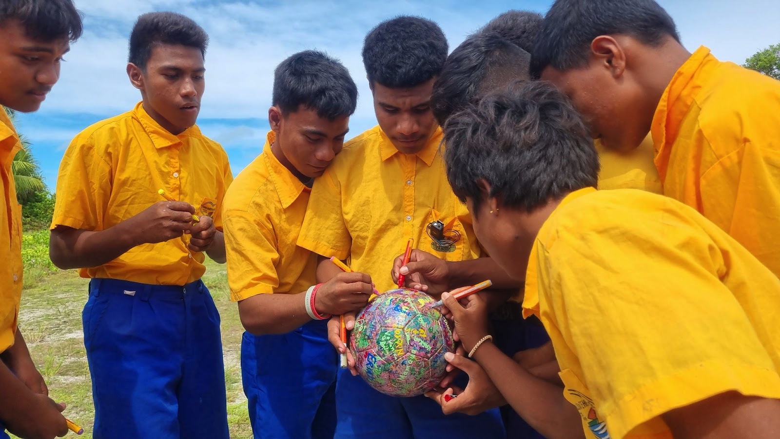 Play of Colors in North Tarawa team yellow