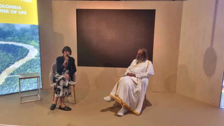 María Susana Muhamad González and Gurudev Ravi Shankar
